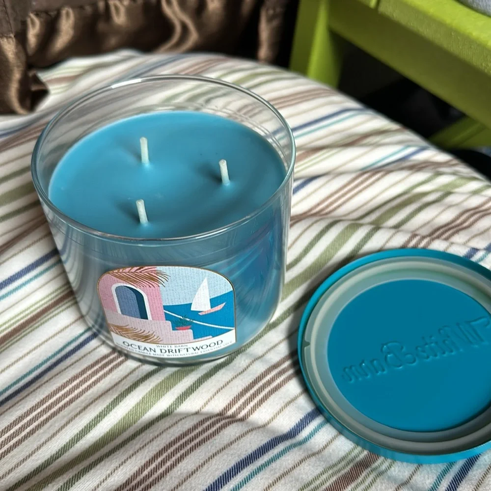 White Barn Ocean Driftwood 3 Wick Candle